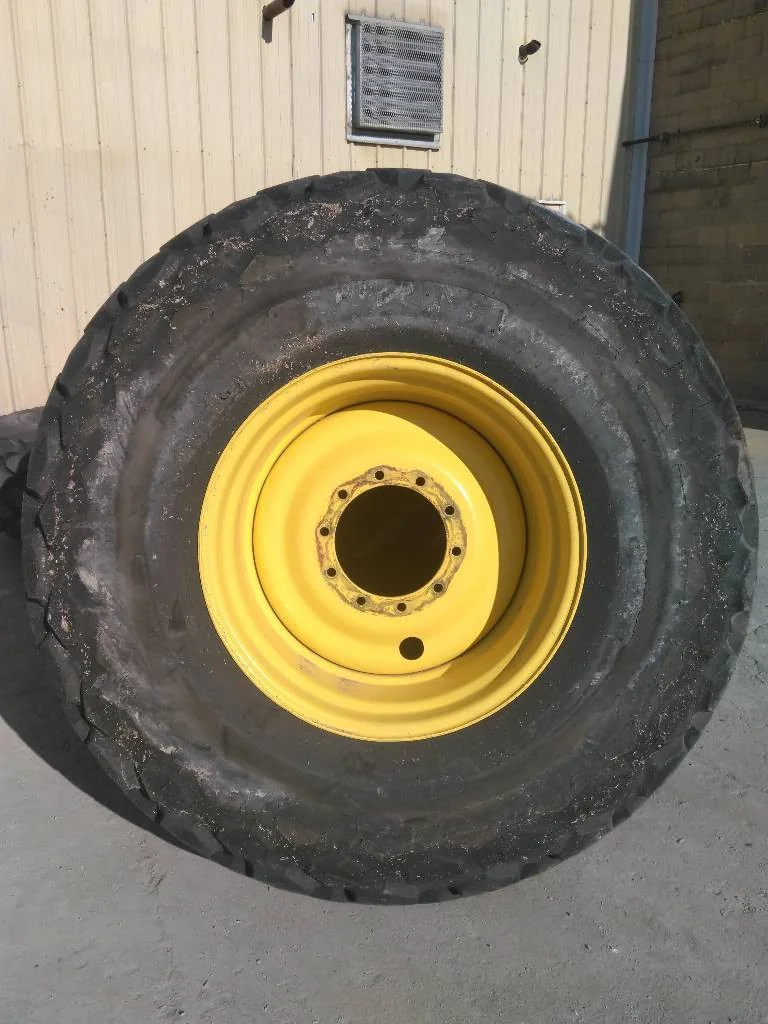 Used 24.5R32 159A8 Titan Torc-Trac TL R-3 90-95 On 21 x 32 10-13.19-11.07 JD Dual Yellow Wheel image 4