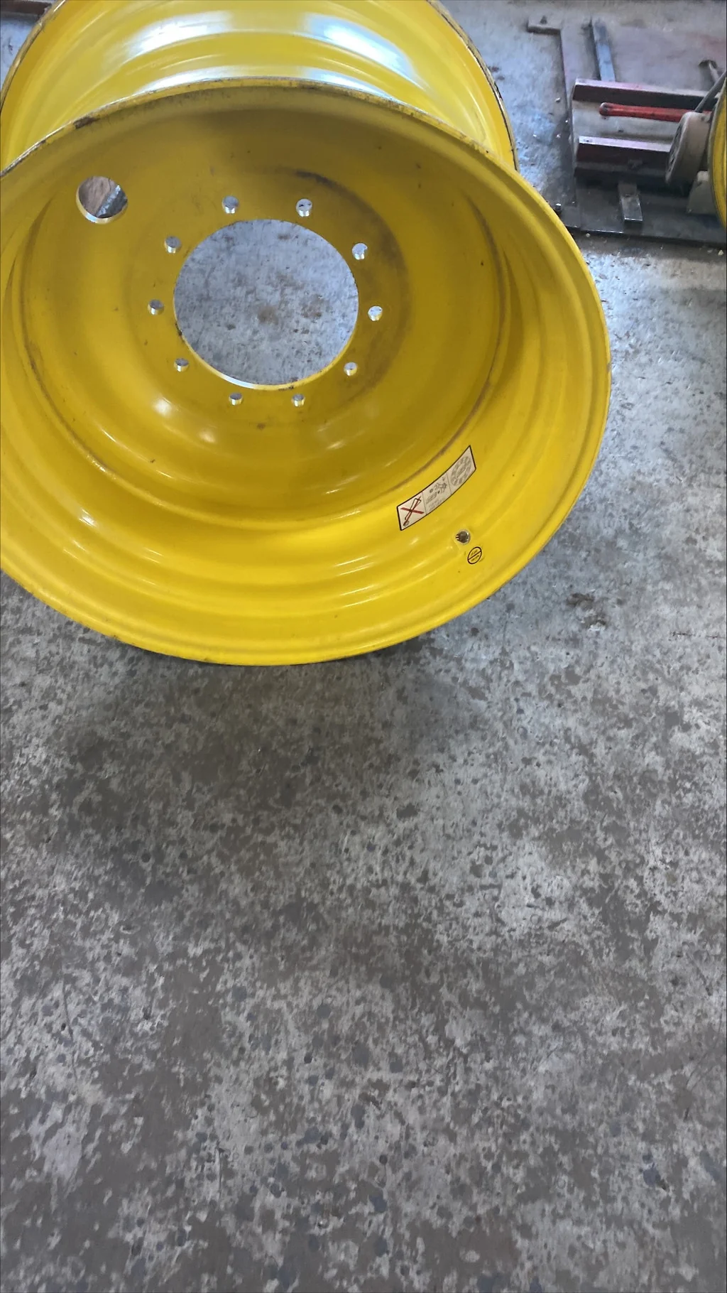 Used 21 x 32 10-13.19-11.07 Dual Yellow Wheel