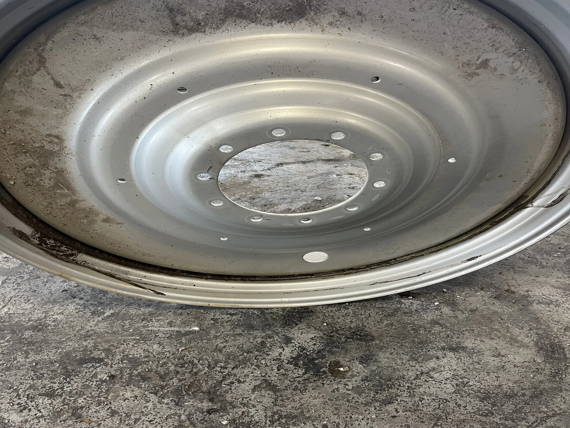 Used 15 x 50 10-13.18-11.09-8.63 Dual Silver Wheel