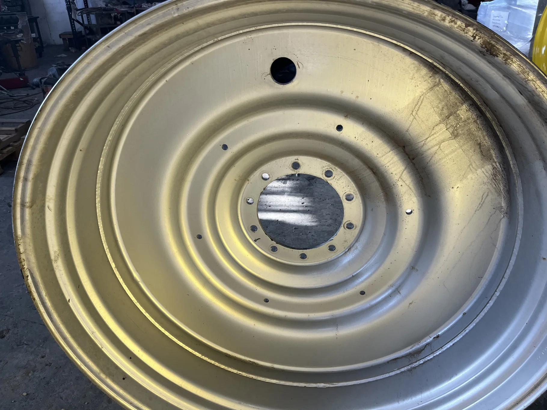 Used 15 x 50 10-13.18-11.09-8.63 Dual Silver Wheel image 4