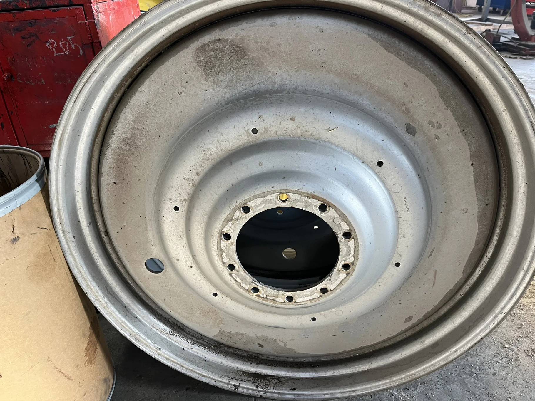 Used 15 x 50 10-13.18-11.09-8.63 Dual Silver Wheel image 5