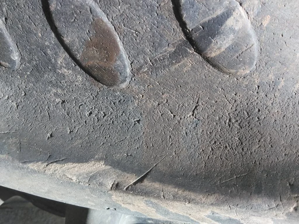 Used 480/70R30 148A8 BKT Agrimax RT 765 TL R-1W 75-80% (DOT 1914) Mild Stubble, Moderate Cuts