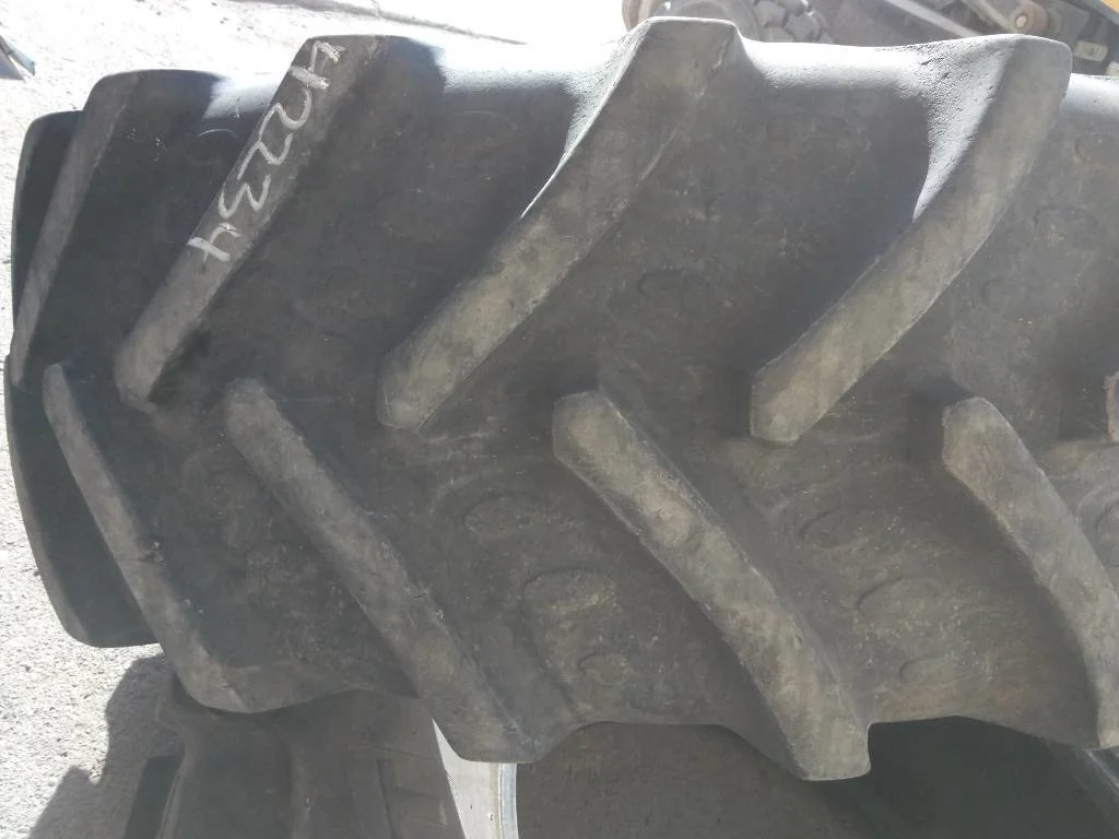 Used 480/70R30 148A8 BKT Agrimax RT 765 TL R-1W 75-80% (DOT 1914) Mild Stubble, Moderate Cuts image 4