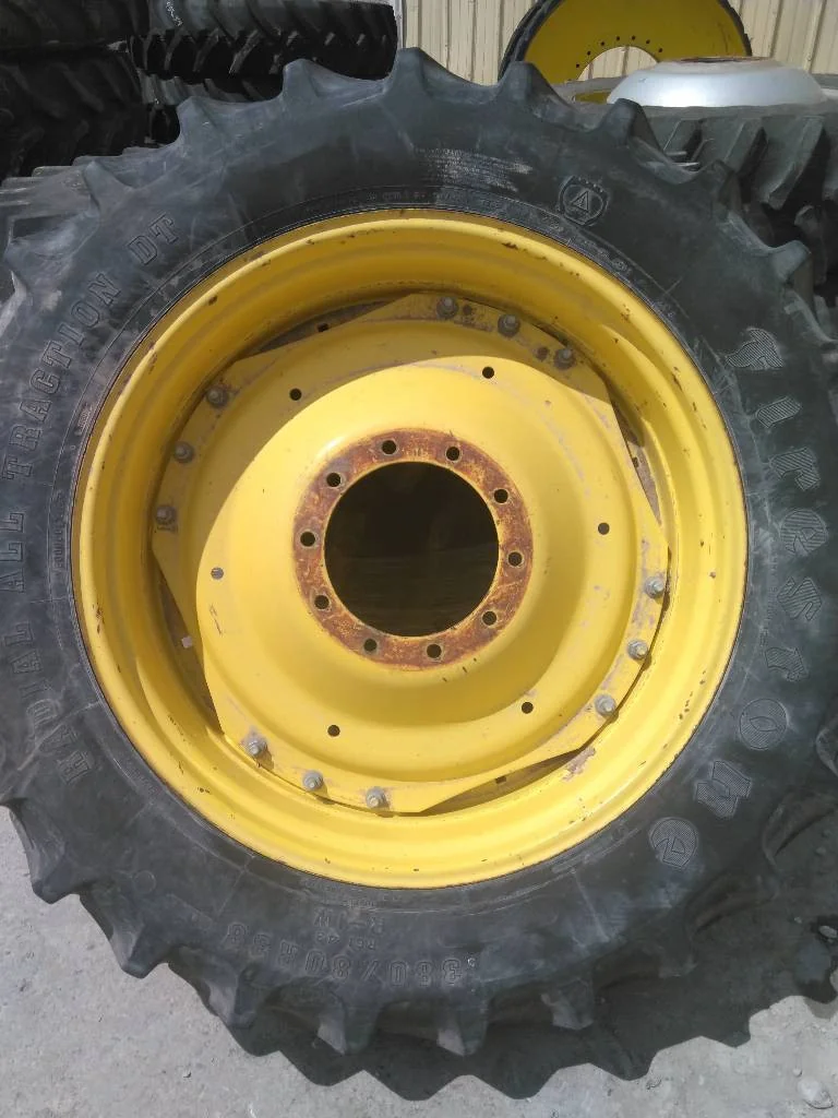Used 12 x 38 (10-13.19-11.07) John Deere 3 Bolt Waffle With Disc (Paint Fair) image 2