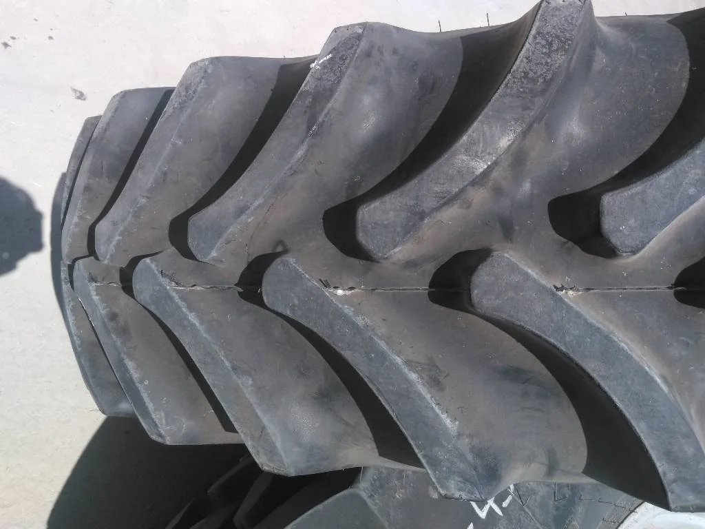 Used 380/85R30 135A8 Firestone RAT FWD TL R-1 90-95% On 13 x 30 8-12.992-11.446 Waffle 3B Wheel/Disc image 3