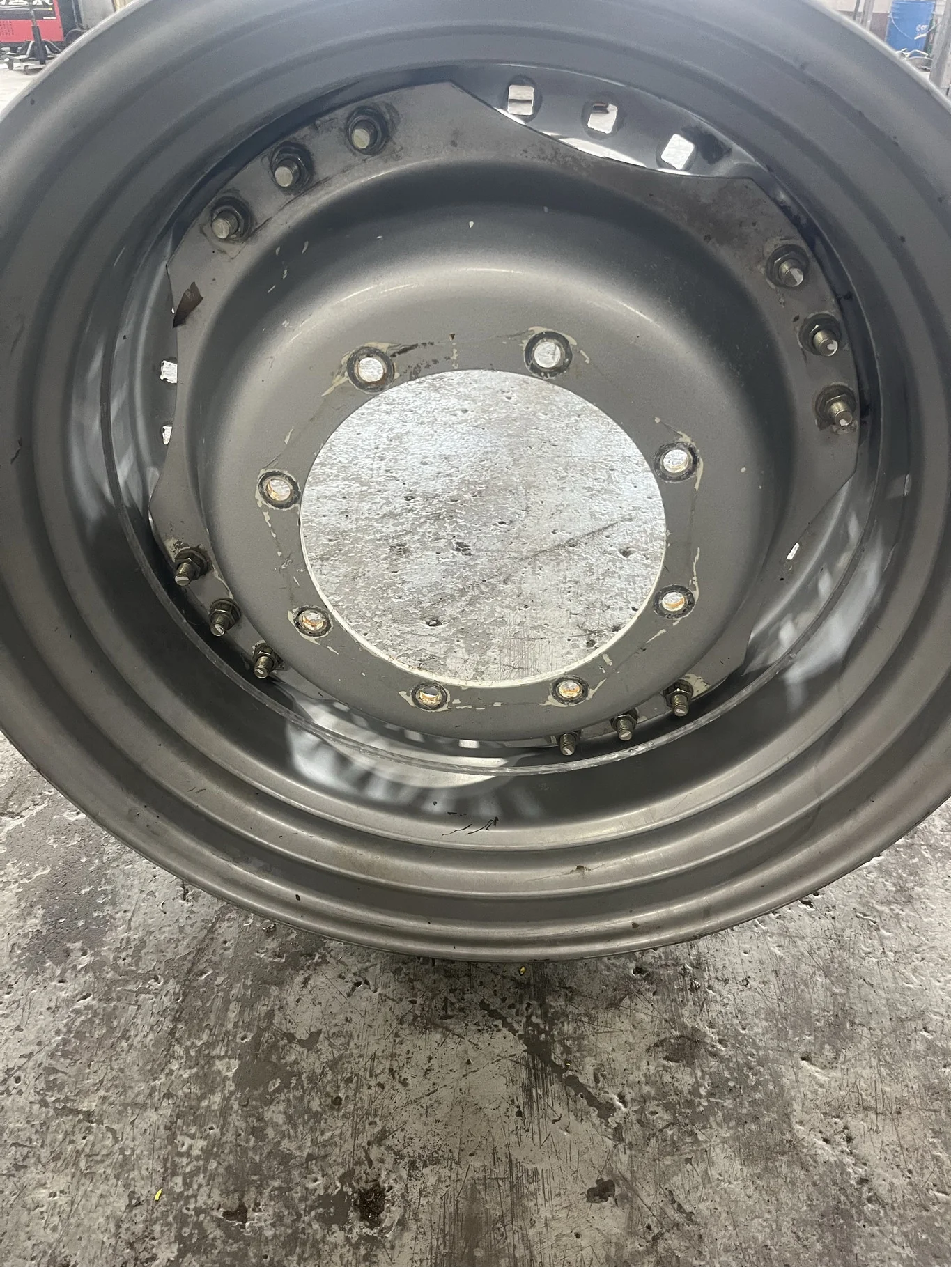Used 13 x 30 8-12.992-11.446 3 Bolt Waffle Case Silver Wheel w/ Disc image 2