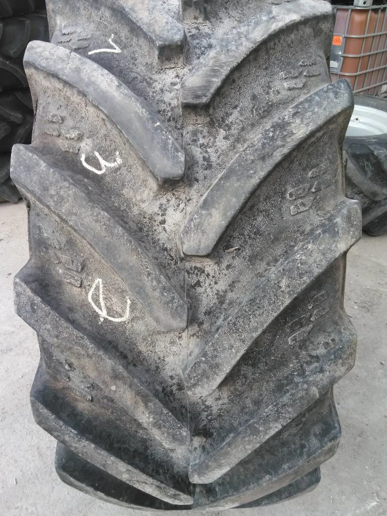 Used VF600/70R30 170D Alliance Agriflex 372 TL R-1W 80-85% On 20 x 30 (12-16.732-14.640) Waffle 3 image 2