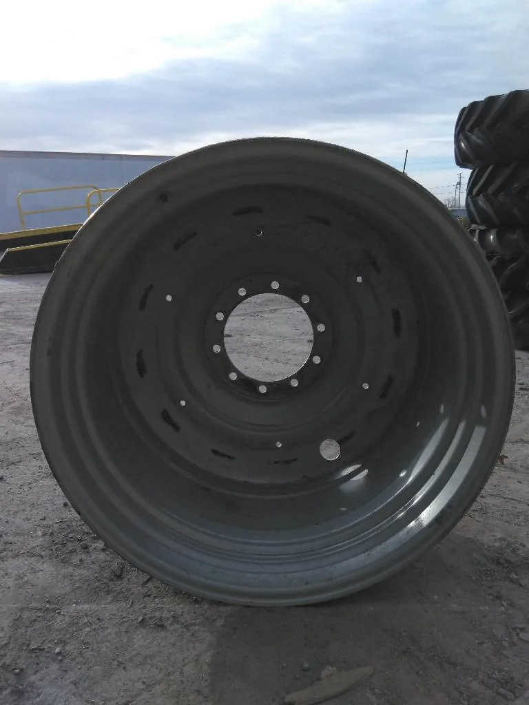 Used 25 x 38 (10-13.19-11.07) Titan Dual Wheel Agco Grey ( Mild Rust) image 3