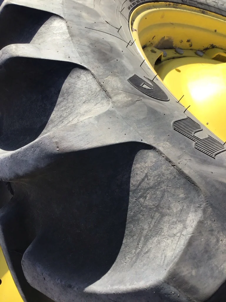 Used 380/80R38 142B Firestone RAT DT TL R-1W 85-90% On 12 x 38 (10-13.19-11.07) Waffle 3 Bolt/Disc image 5