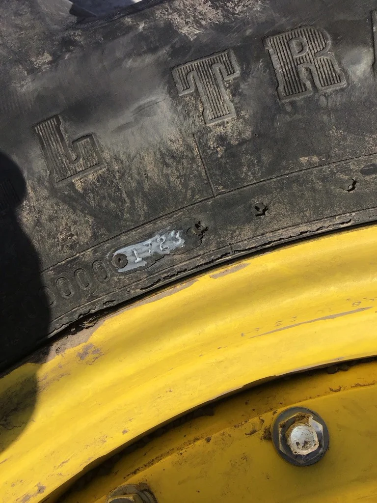 Used 380/80R38 142B Firestone RAT DT TL R-1W 85-90% On 12 x 38 (12-19.685-17.651) Waffle 3 Bolt/Disc image 4