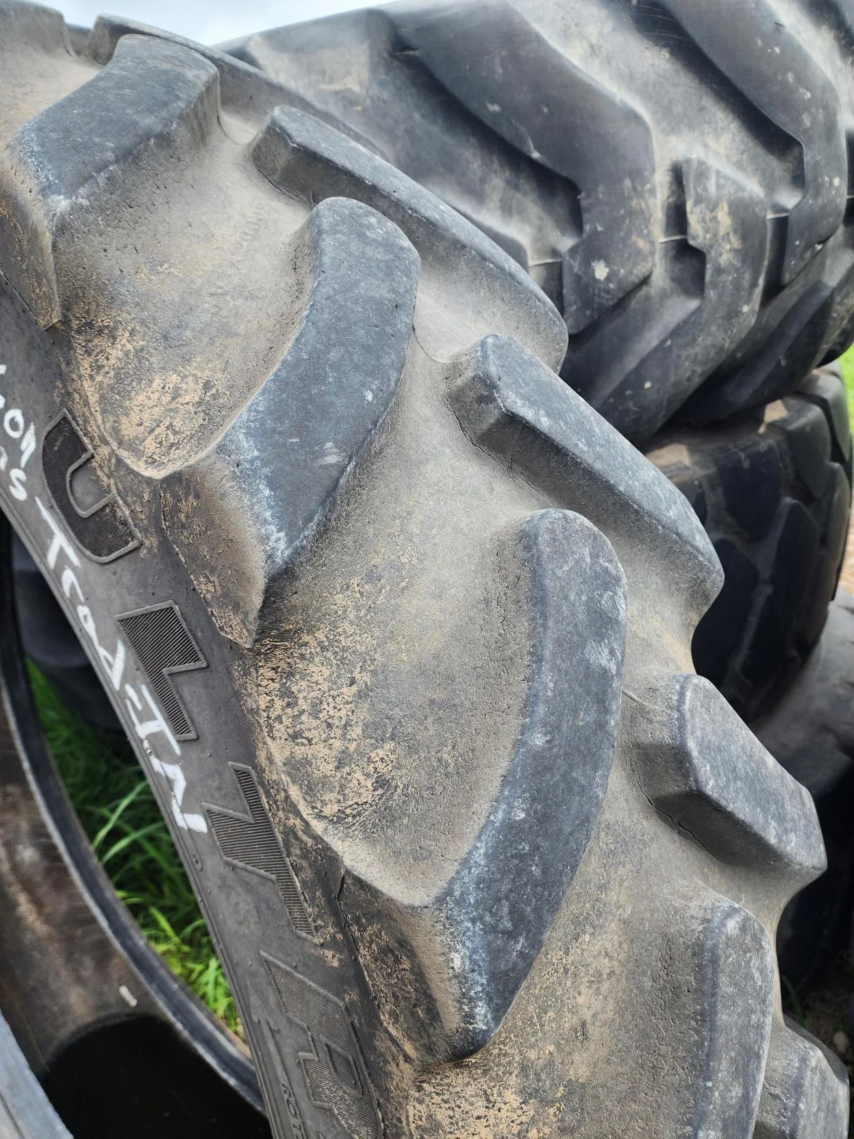 Used 380/90R46 168B Goodyear Ultra Sprayer TL R-1 90-95% Some Light Stubble image 2