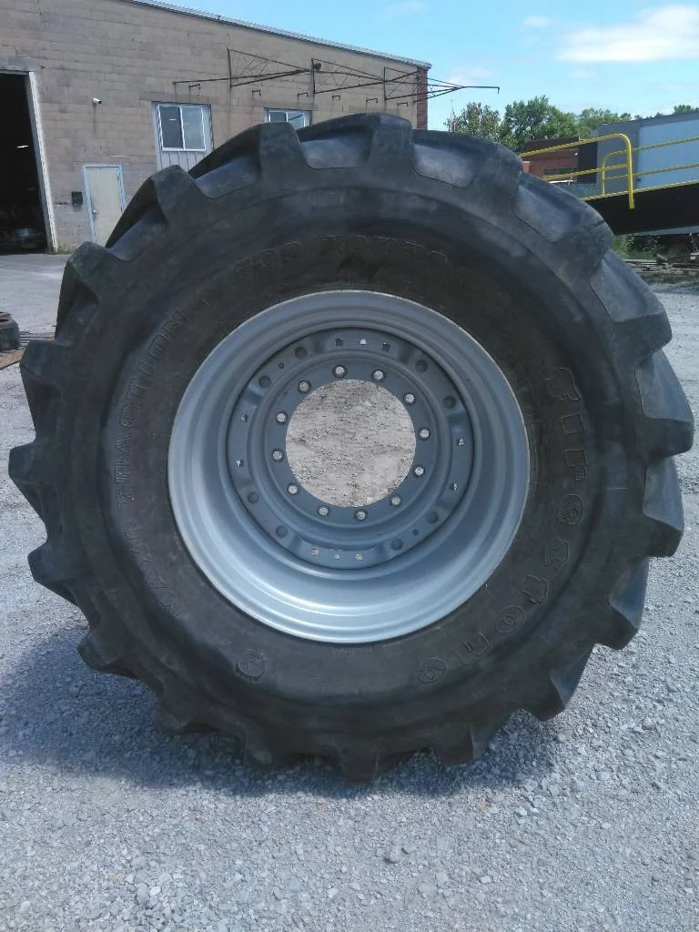 Used 600/70R30 158D Firestone Maxi Traction TL R-1W 80-85% In 20 x 30 12-16.732-14.620 Waffle 2 Bolt image 6