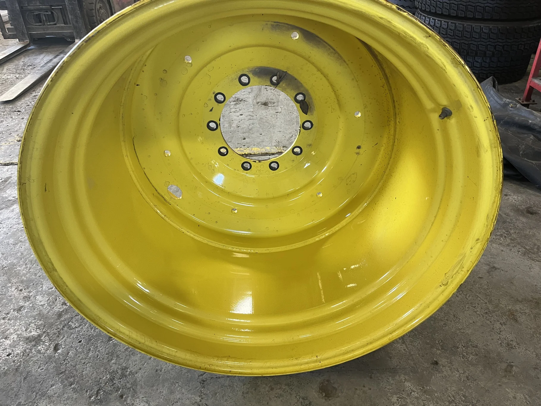 Used 27 X 38 10-13.189-11.070 Dual Yellow Wheel image 5