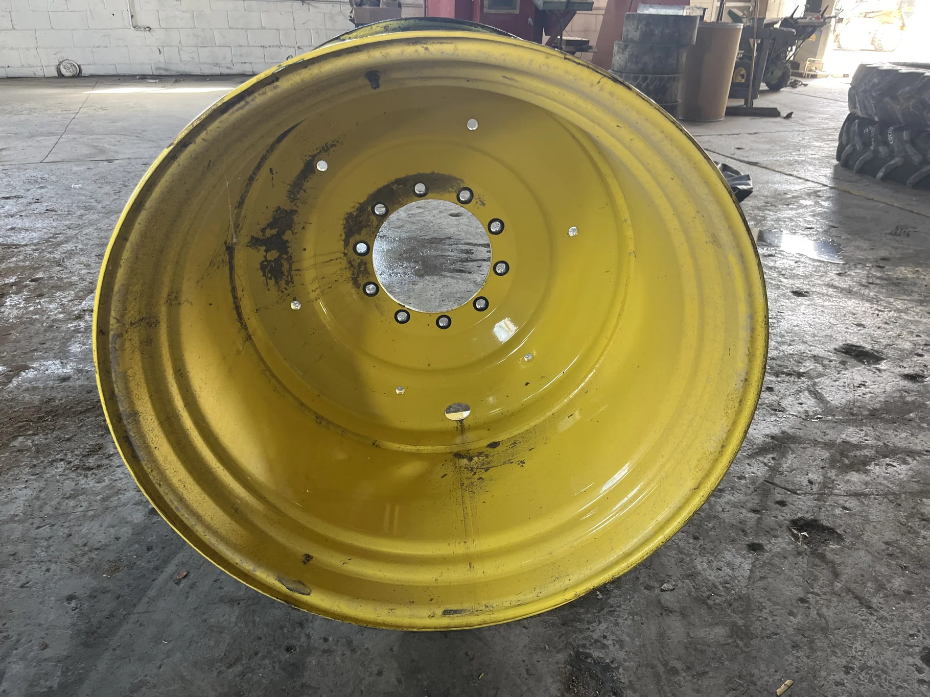 Used 27 X 38 10-13.189-11.070 Dual Yellow Wheel image 6