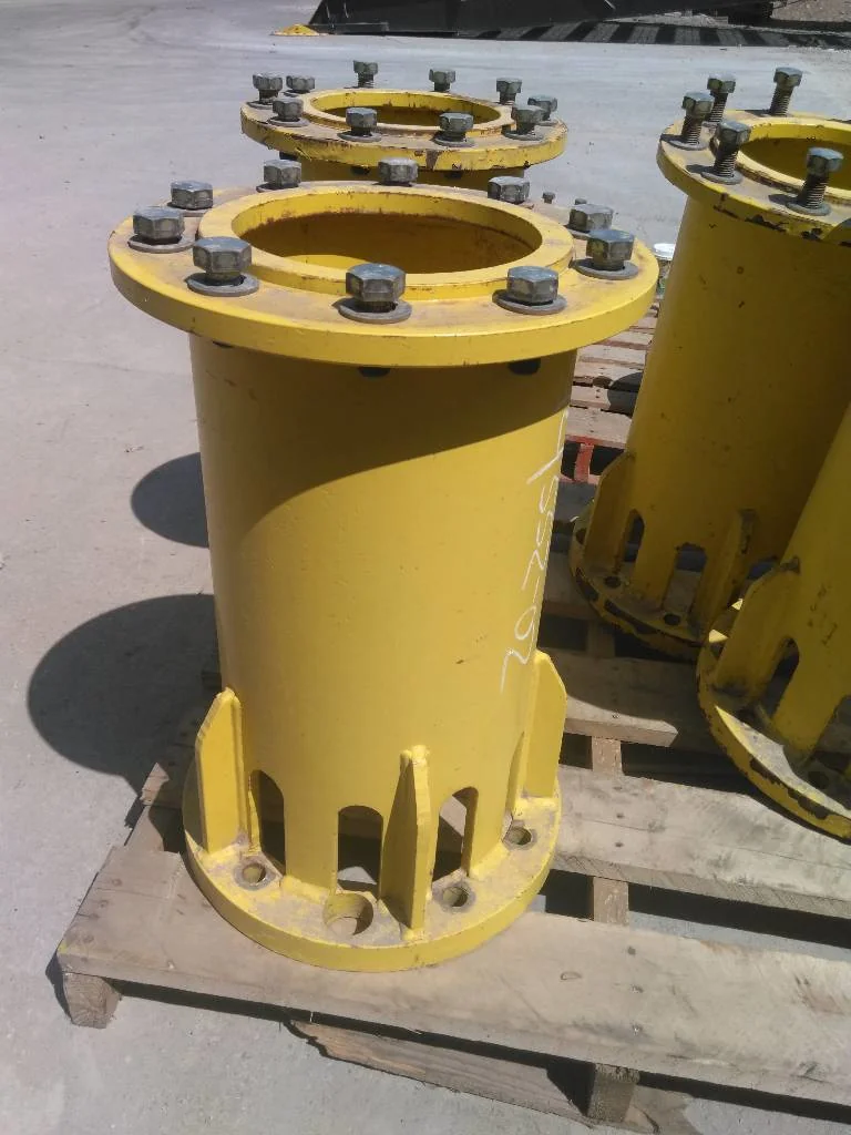 Used 24" John Deere Hub Extension (10-13.19-11.07) Hardware Included