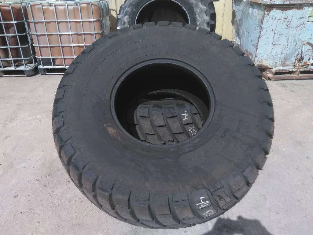 Take-Off 23.1R26 153A8 Goodyear All Weather Radial ll TL R-3 95-100% image 4