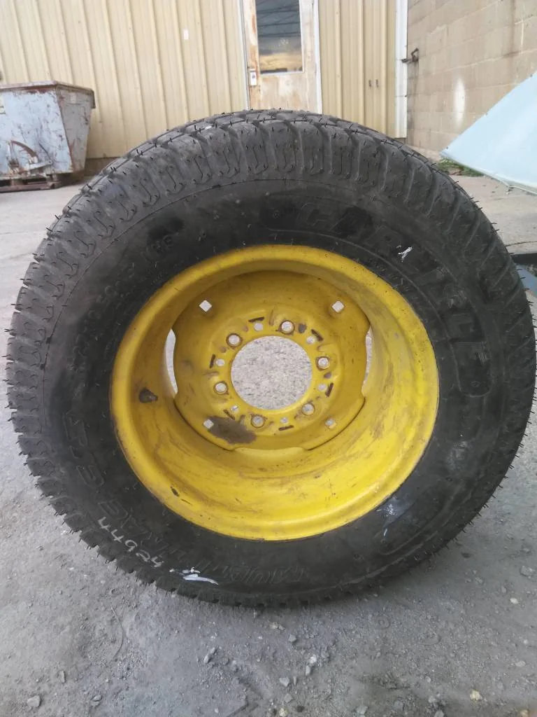 Used 27X10.50-15 8 PLY Carlisle Miltitrac C/S TL R-3 90-95% On 8 x 15 (6-6-4.62) Implement Wheel