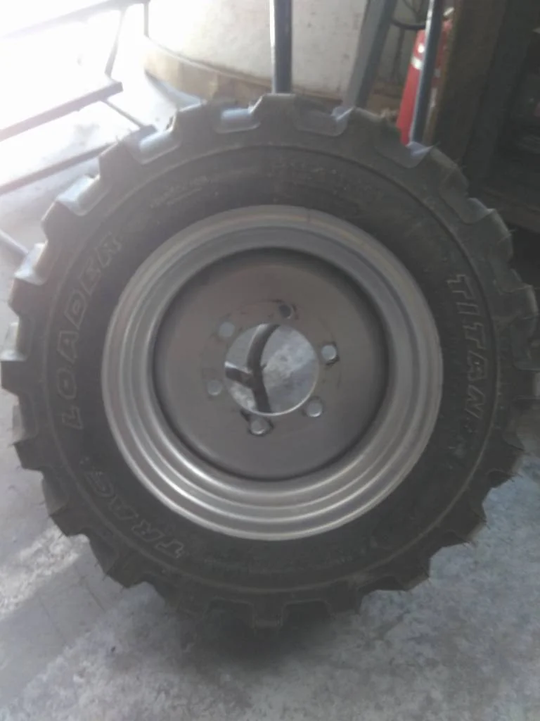 Take-Off 25x8.50-14 6PLY Titan Trac Loader TL R-4 95-100% On 7 x 14 (6-6-4.62) Implement Wheel