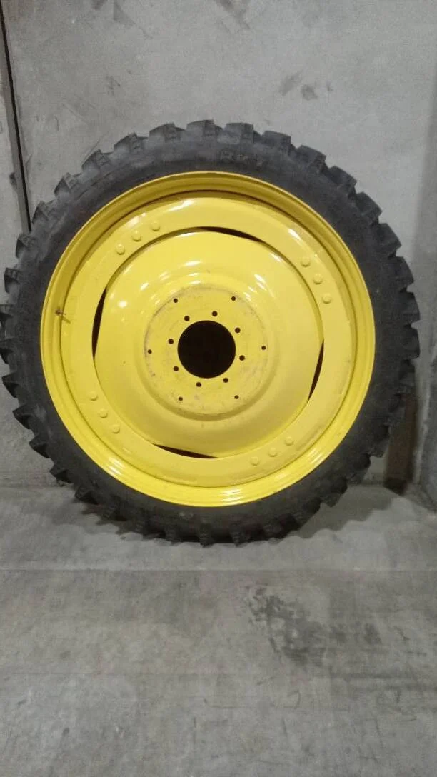 Take-Off 230/95R48 139D BKT Agrimax RT955 TL R-1 95-100% On 8 x 48 8-10.82-8.78 4/3 Rail With Disc