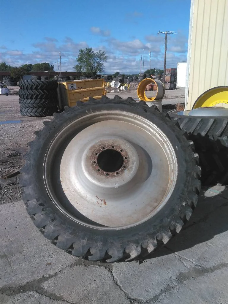 Used 320/90R54 156A8 BKT Agri Max RT945 TL R-1W 80-85% On 10 x 54 (10-13.19-11.07) Case Dual Wheel
