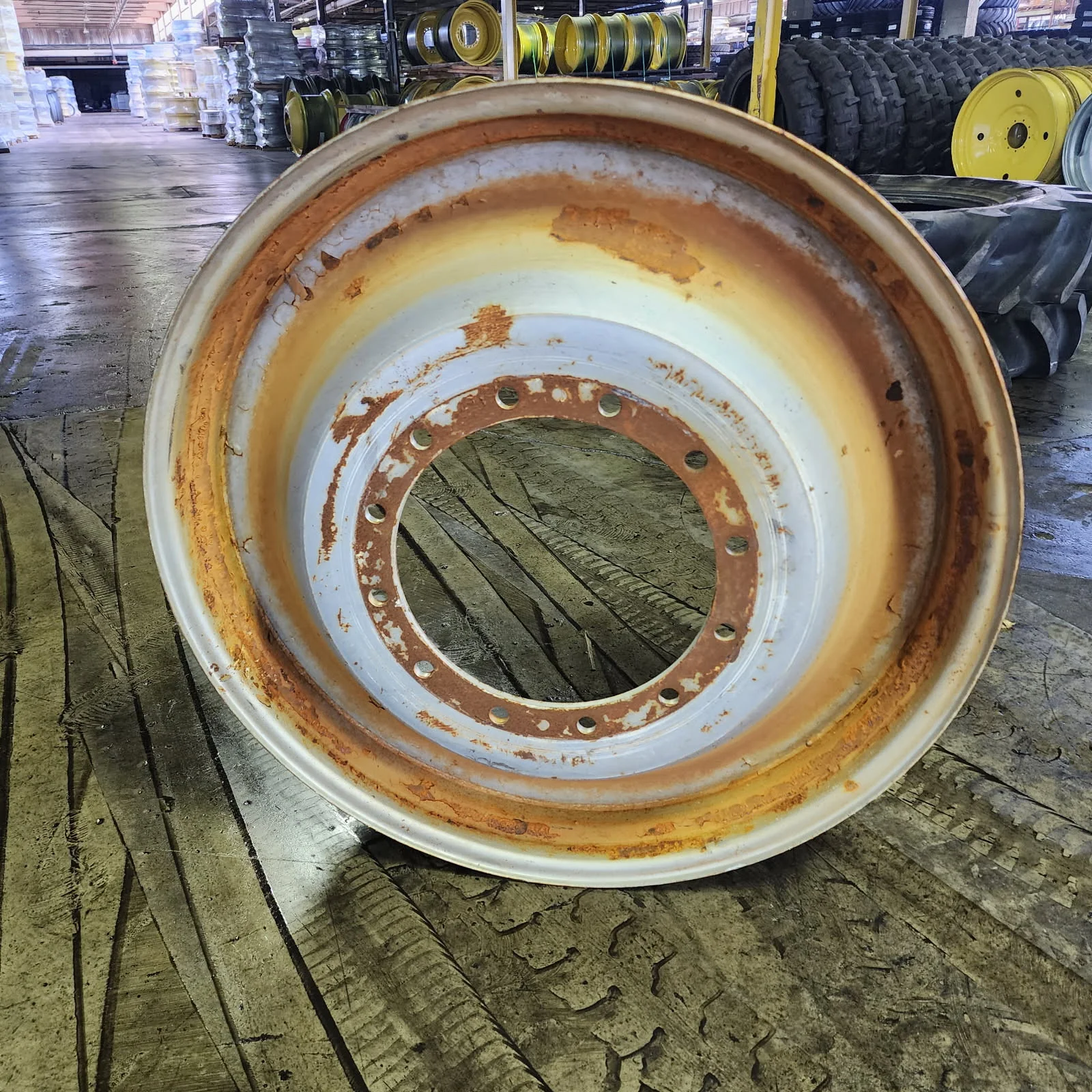 Used 10 X 38 12-16.732-14.640 Solid Agco Silver Wheel