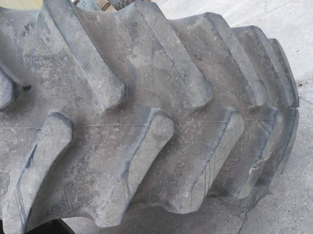 Used 520/85R42 157B Firestone RAT 23 TL R-1 80-85% On 18 x 42 (20-13.19-11.07) JD Dolly Dual image 3