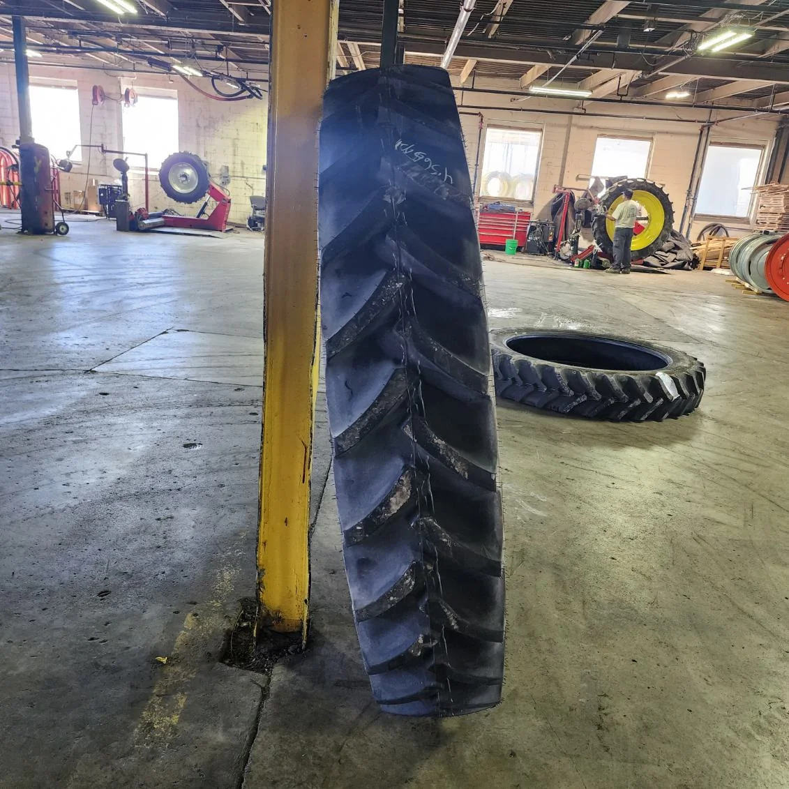 Take-Off 320/90R50 150A8 Mitas AC85 TL R-1W 95-100%