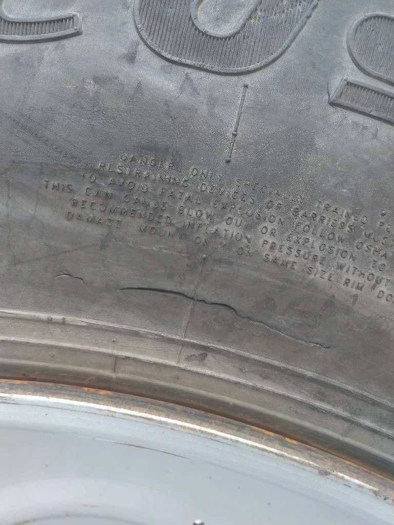 Used LSW 1250/35R46 188A8 Goodyear Custom Flow Grip TL R-1W 65-70% On 28 x 46 (20.13.19-11.07) image 5