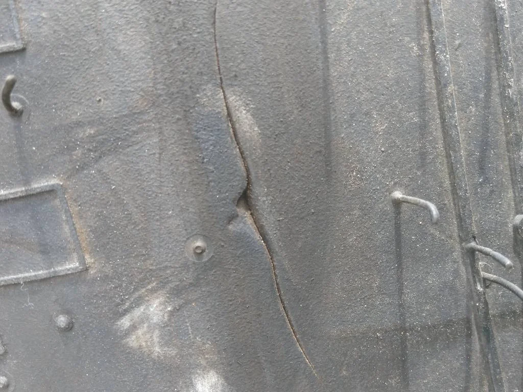 Take-Off 520/85R42 162A8 Goodyear Special Sure Grip TD8 TL R-2 95-100% Very Light Cut In Sidewall