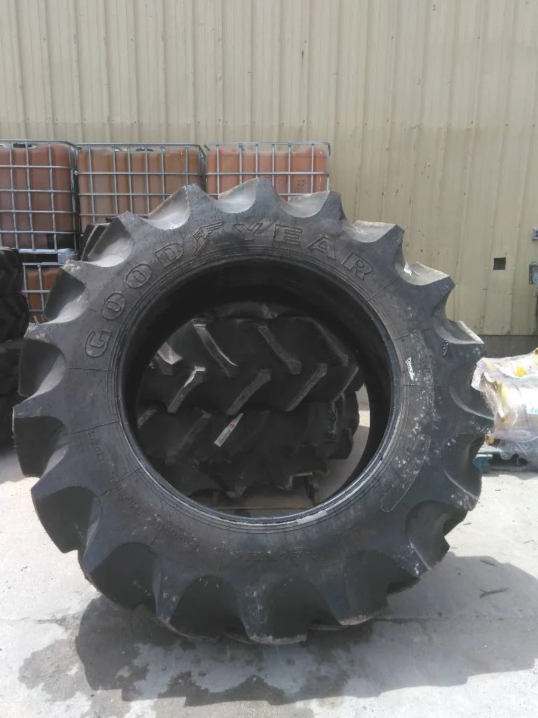 Take-Off 520/85R42 162A8 Goodyear Special Sure Grip TD8 TL R-2 95-100% Very Light Cut In Sidewall image 3