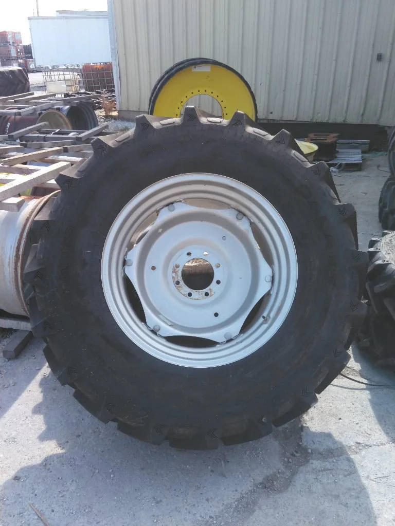 Take-Off 420/85R30 140A8 Galaxy Earth Pro Radial 850 TL R-1W On 14 x 30 8-8-6 6 Clamp/Disc