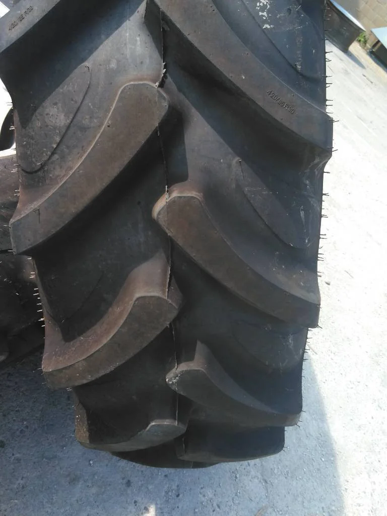 Take-Off 420/85R30 140A8 Galaxy Earth Pro Radial 850 TL R-1W On 14 x 30 8-8-6 6 Clamp/Disc image 2