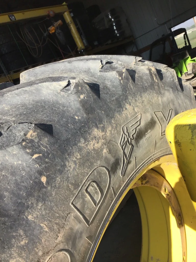 Used 480/80R38 149A8 Goodyear Dyna Torque Radial TL R-1 75-80% On 16 x 38 (12-31.625-29) Rim & Rail image 3