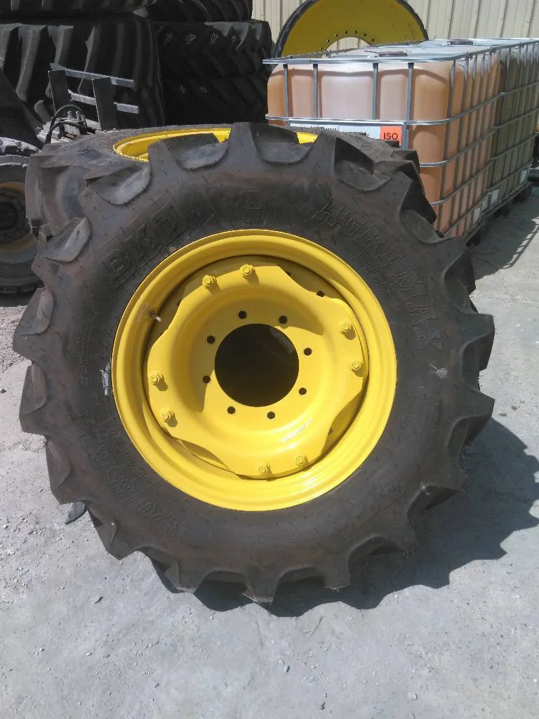 Take-Off 320/85R24 122A8 BKT Agrimax TL R-1W 95-100% On 10 x 24 8-10.82-8.78 Waffle 2 Bolt/Disc image 2