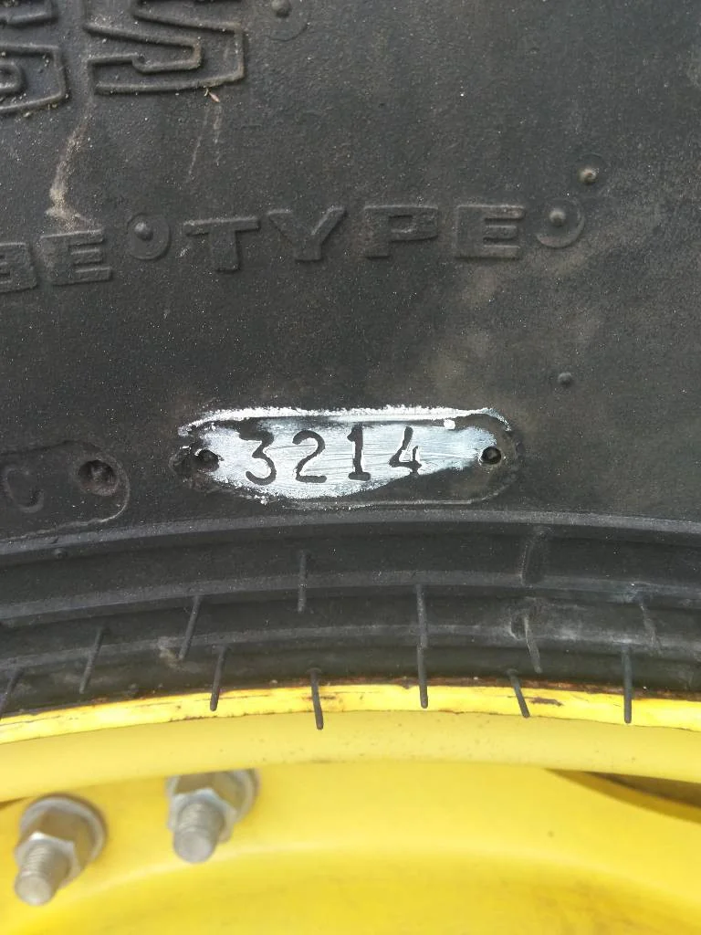 Used 420/90R30 142A8 Goodyear Ultratorque TL R-1W 75-80% On 15 x 30 (12-16.732-14.640) Waffle 3 Bolt image 2