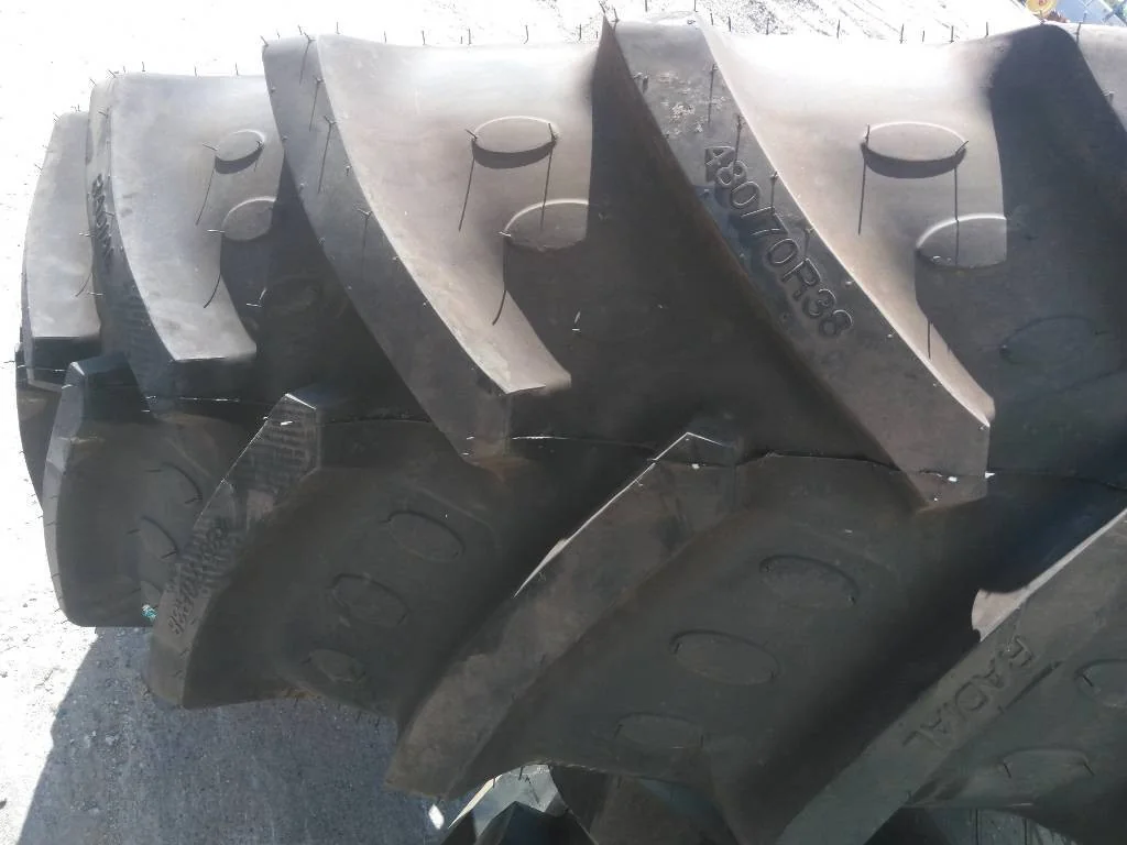 Take-Off 480/70R38 145D BKT Agrimax TL R-1W 95-100% On 15 x 38 8-30.375-28.44 Rim & Rail Wheel image 3