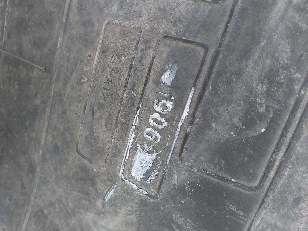 Used 20.8R38 153A8 Michelin Agribib Radial X TL R-1W 70-75% On 18 x 38 12-30.375-28.440 R&R Wheel image 3