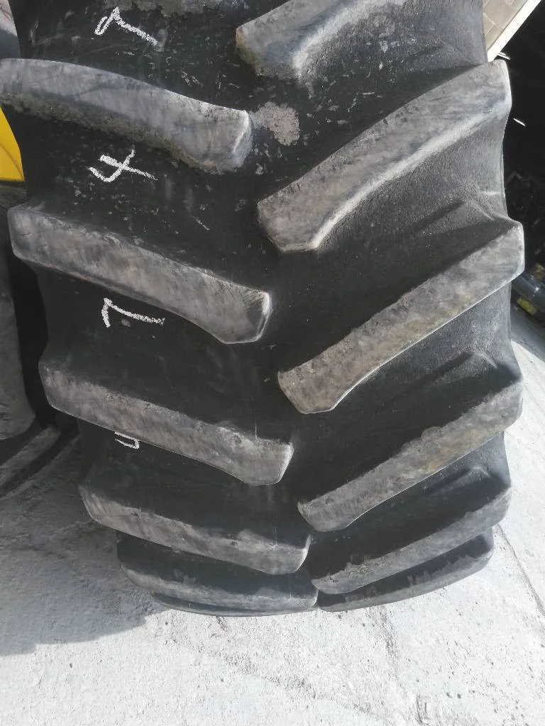 Used 800/70R38 173B FirestoneDeep Tread 23 TL R-1W 85-90% On 27 x 38 10-13.19-11.07 Dual Wheel image 2