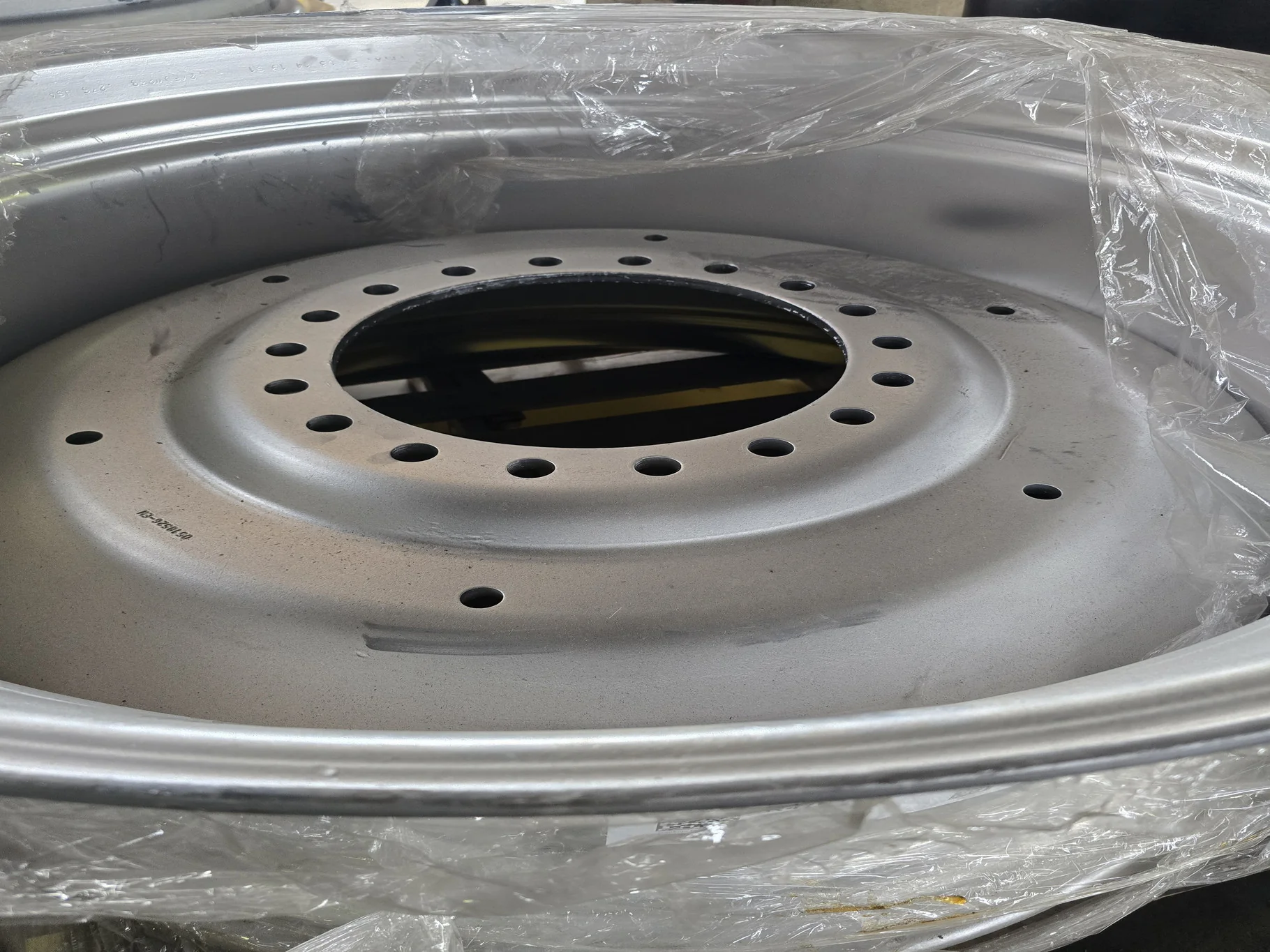 23 X 42 18-15.748-13.268 Dual Silver Wheel RECONDITIONED image 2