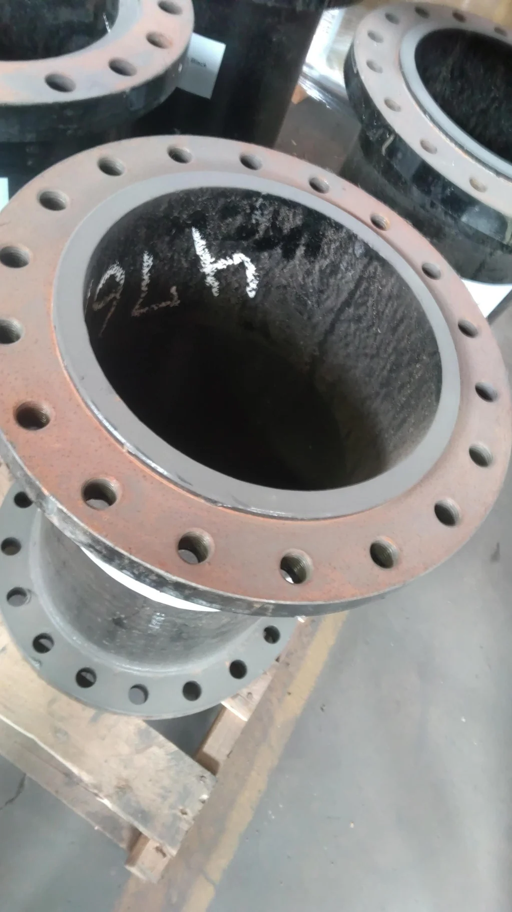 Used 21.5" Extension 18 Bolt Hub Black (No Hardware)
