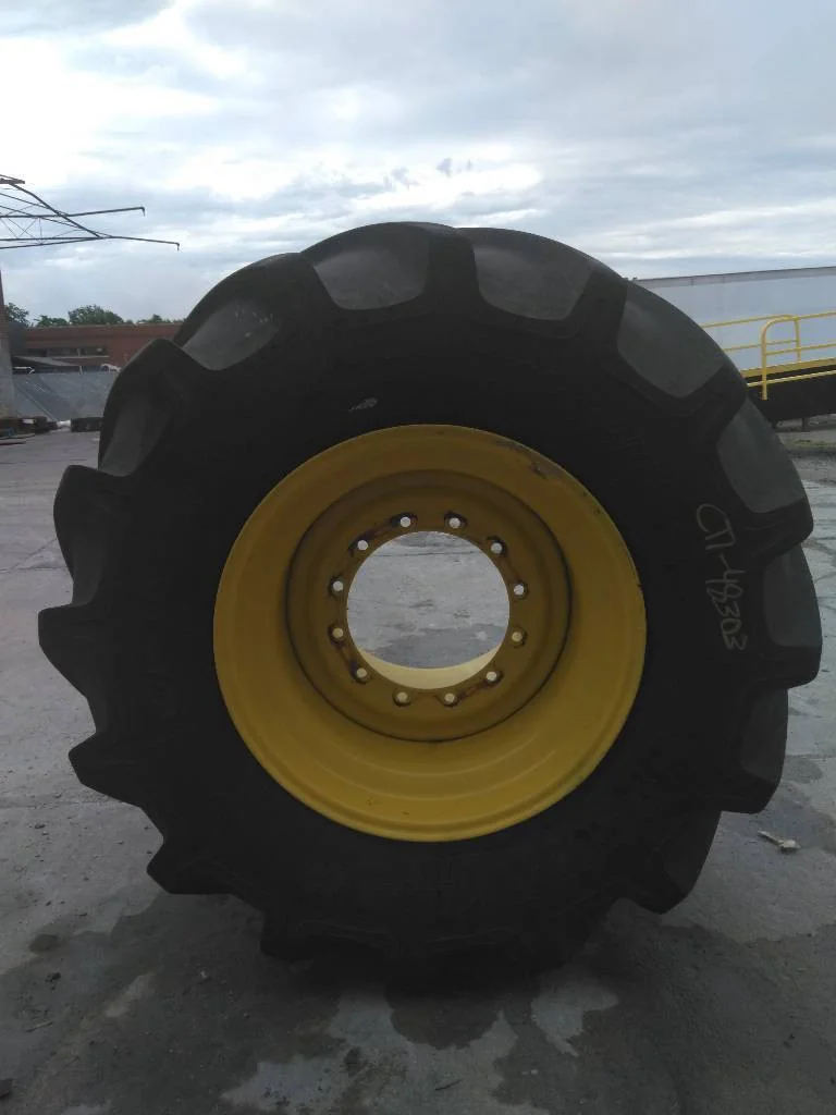 Used LSW 1000/45R32 184D Goodyear Optitrac TL R-1W 90-95% On 36 x 32 12-16.732-14.620 Solid Wheel image 4