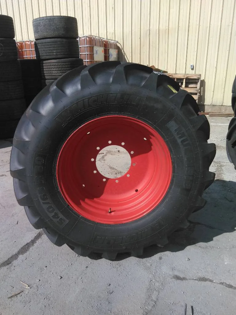 Take-Off 540/65R30 143D Michelin Multibibs TL R-1W 95-100% On 18 x 30 10-13.19-11.07 Solid Wheel