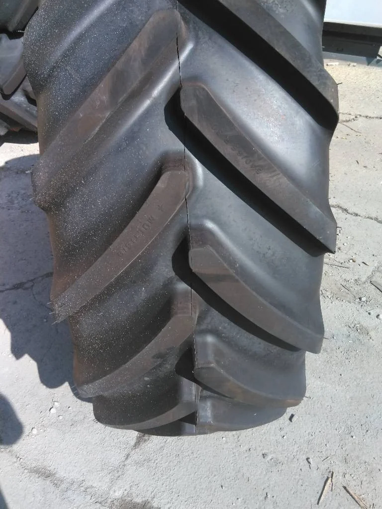 Take-Off 540/65R30 143D Michelin Multibibs TL R-1W 95-100% On 18 x 30 10-13.19-11.07 Solid Wheel image 4