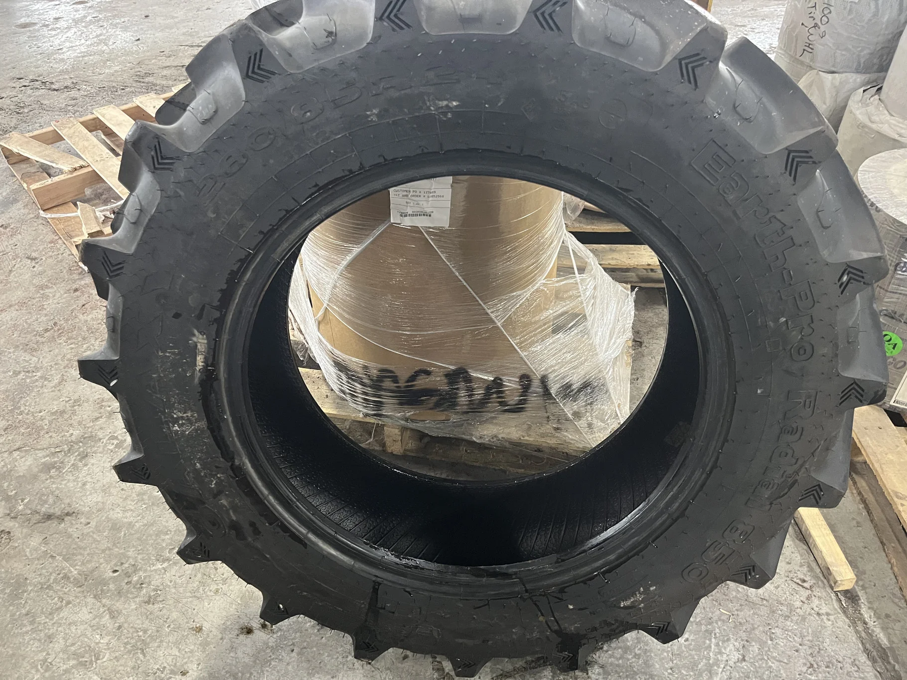 Take-Off 280/85R24 115A8 Galaxy Earth Pro Radial 850 TL R-1W 95-100%