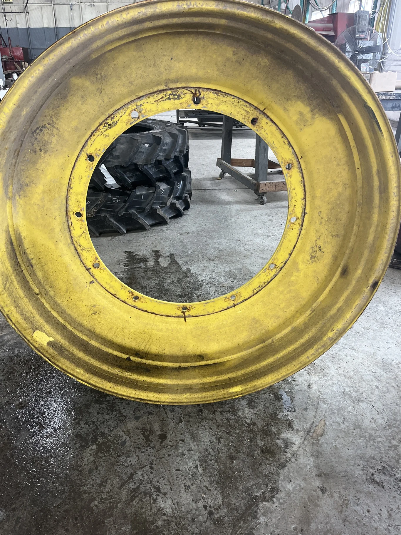 Used 15 X 50 12-32.047-30.078 Sprayer Rim & Rail Yellow Wheel image 2