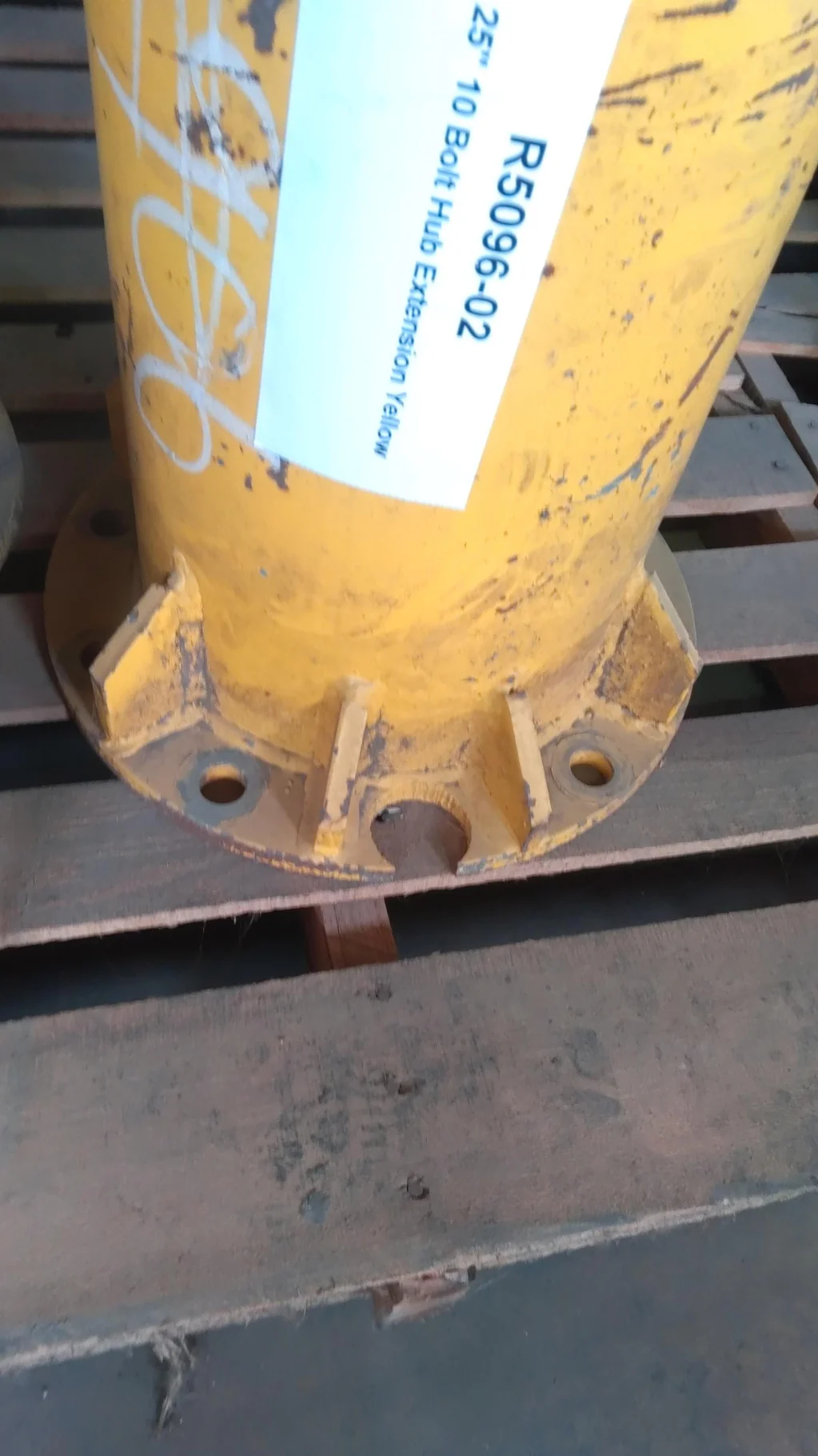 Used 25" Extension 10 Bolt Hub Yellow one has broken stud in the bolt image 4