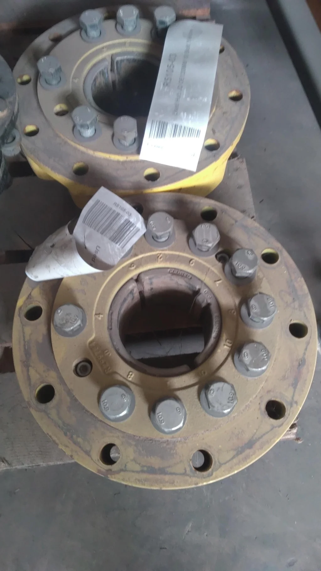 Used Hub JD OE 120MM 10 Bolt Yellow (MISSING OUTER HARDWARE)