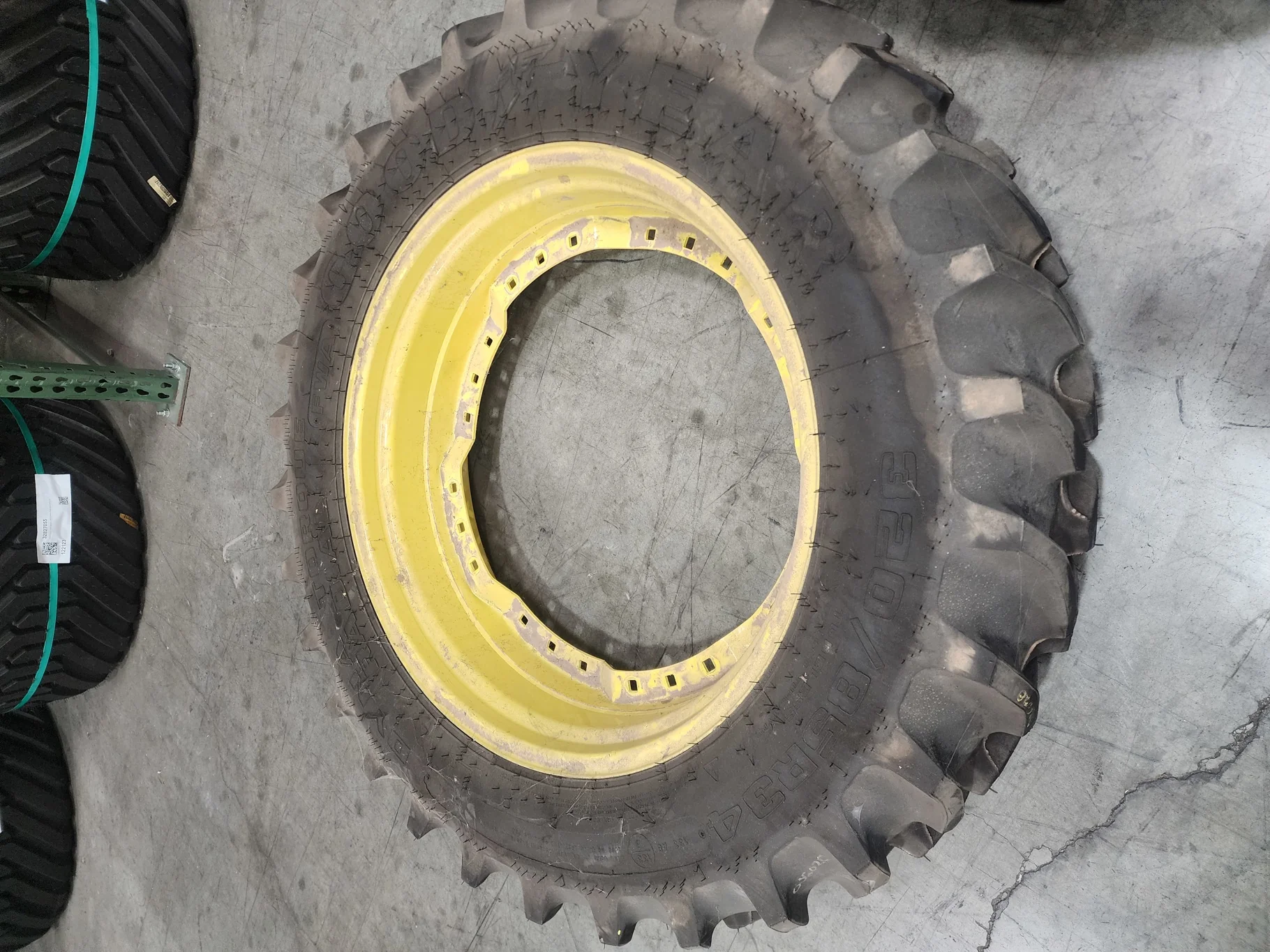 Take-Off 320/85R34 133B Goodyear Dyna Torque R-1 95-100% On 10 X 34 10-13.19-11.07 3B Waffle w/ Disc image 2