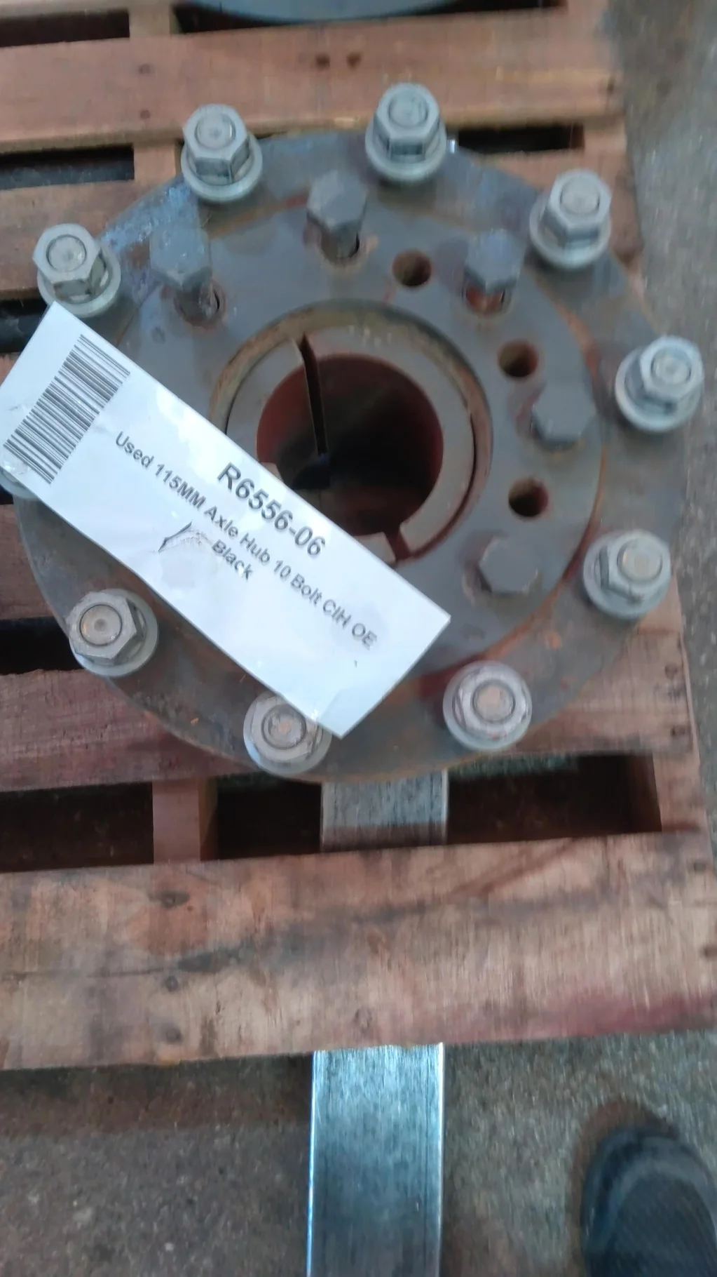 Used Hub 115MM Axle 10 Bolt CIH OE Black image 2