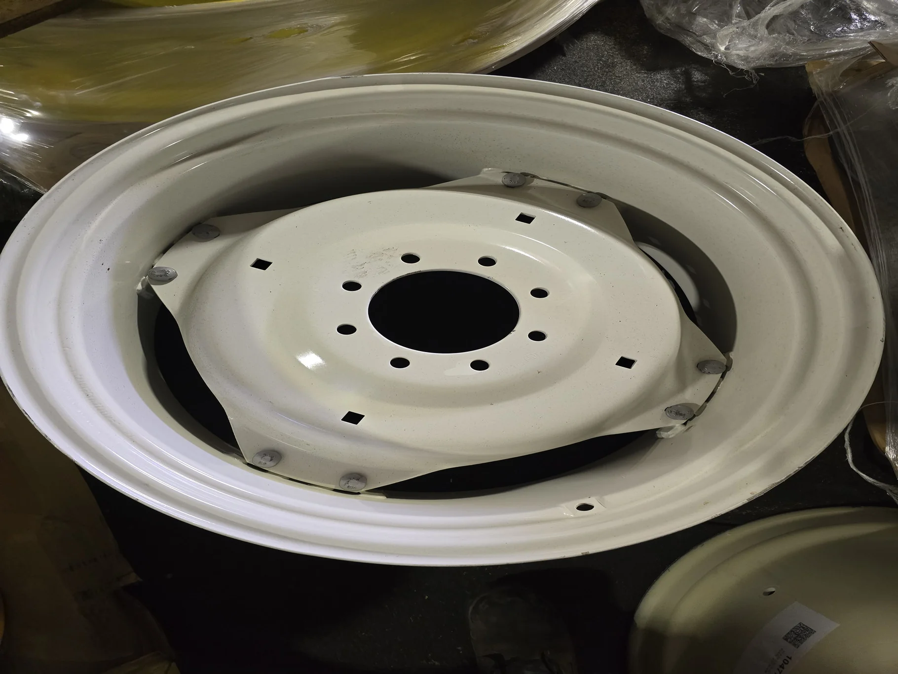 12 X 28 8-8-6 4/2 Clamp Moveero NH White Wheel w/ Disc RECONDITIONED